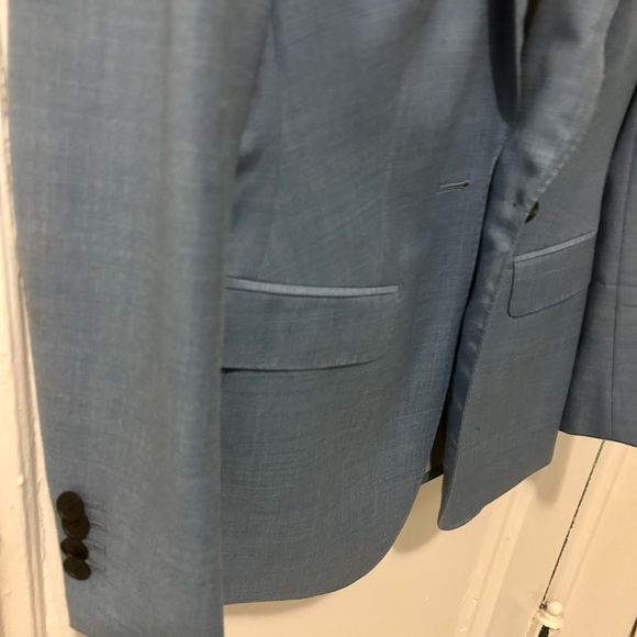 SUISTUDIO Suit Supply Classic Blazer Tailored for Women (Light Blue, 2S) - Picture 8 of 9